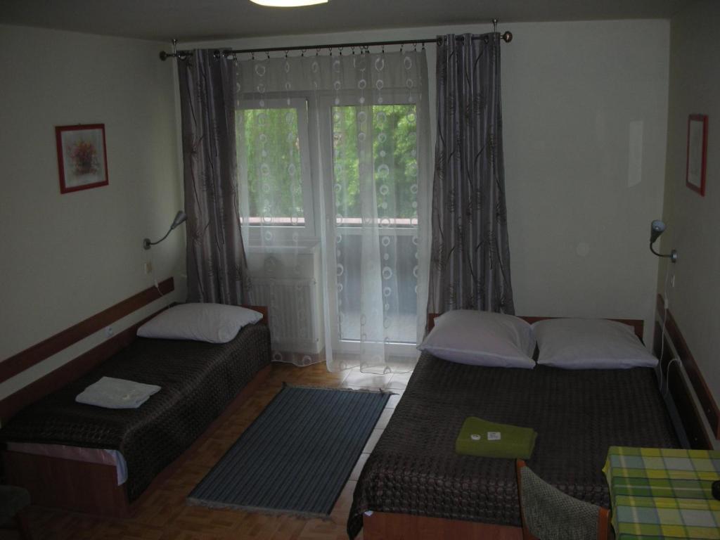 Zajazd Kosynier Węgrzce Camera foto